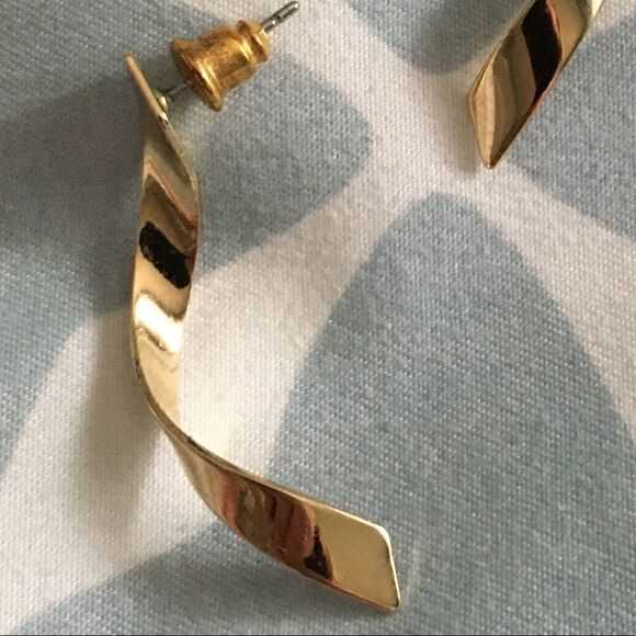 Gold Twist Earrings  - Picture 6 of 6